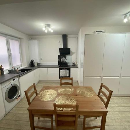 The Best Apartament Central Хунедоара Екстер'єр фото