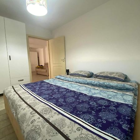 The Best Apartament Central Хунедоара Екстер'єр фото