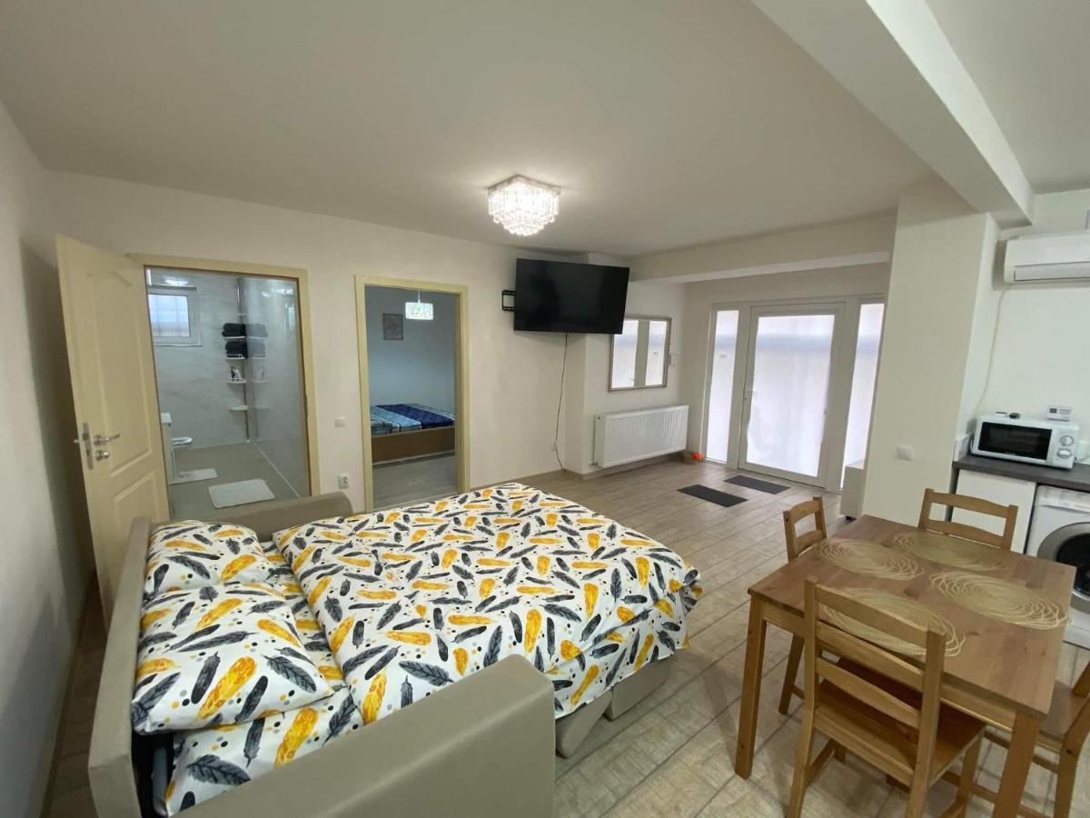 The Best Apartament Central Хунедоара Екстер'єр фото