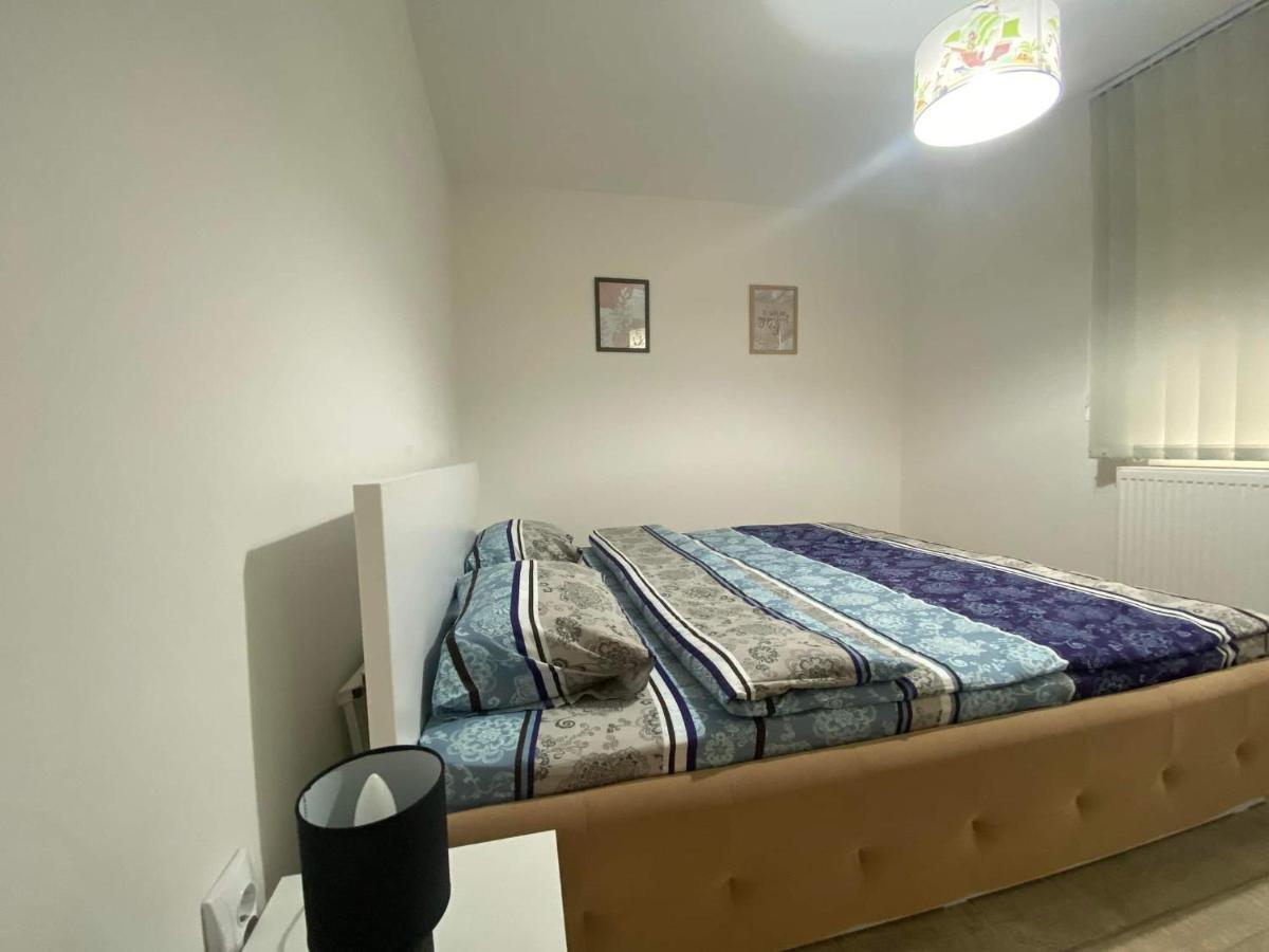 The Best Apartament Central Хунедоара Екстер'єр фото