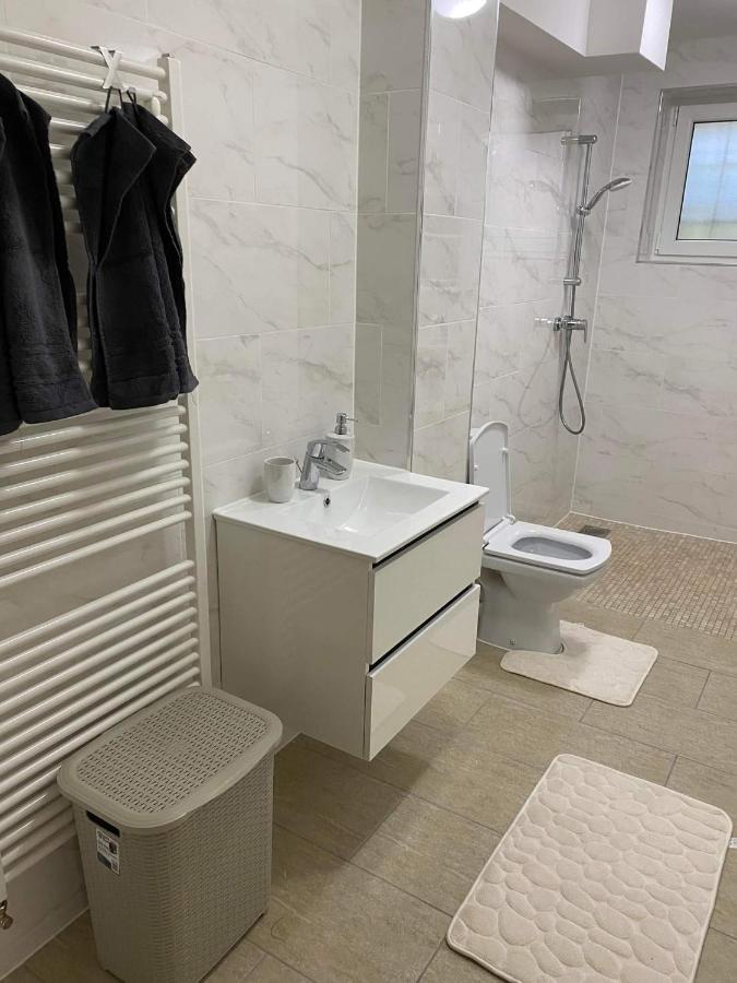 The Best Apartament Central Хунедоара Екстер'єр фото