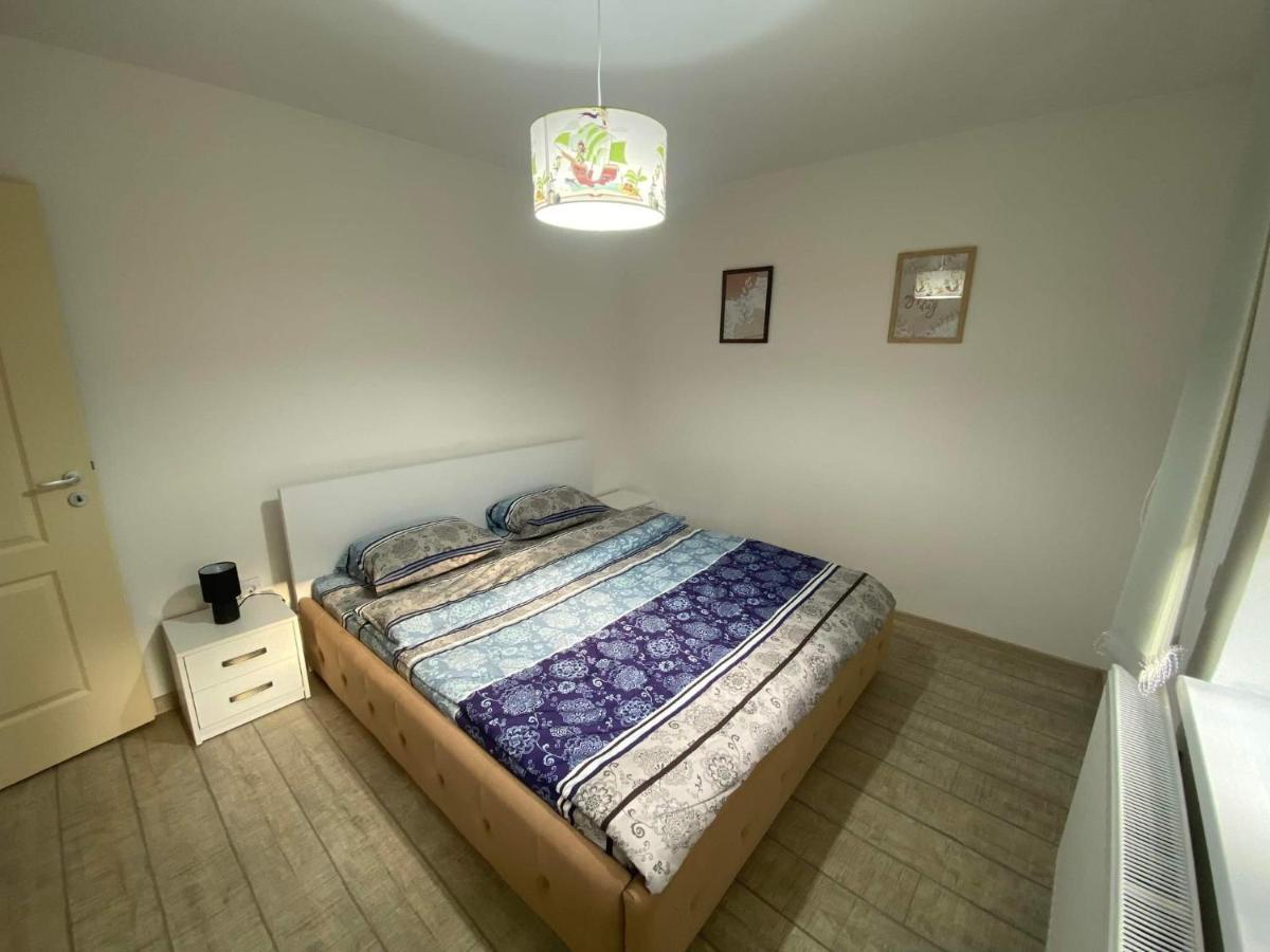 The Best Apartament Central Хунедоара Екстер'єр фото