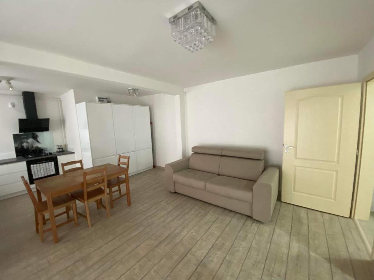 The Best Apartament Central Хунедоара Екстер'єр фото