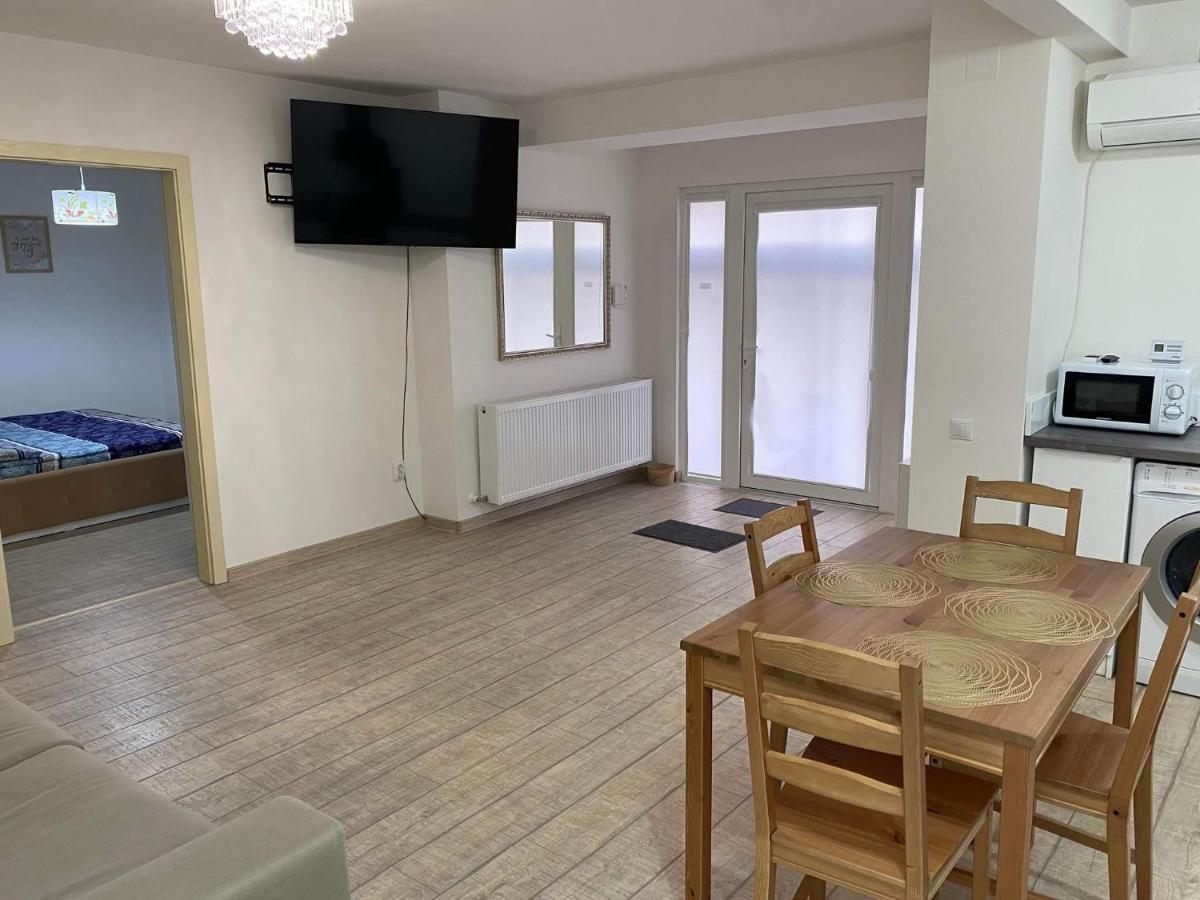 The Best Apartament Central Хунедоара Екстер'єр фото