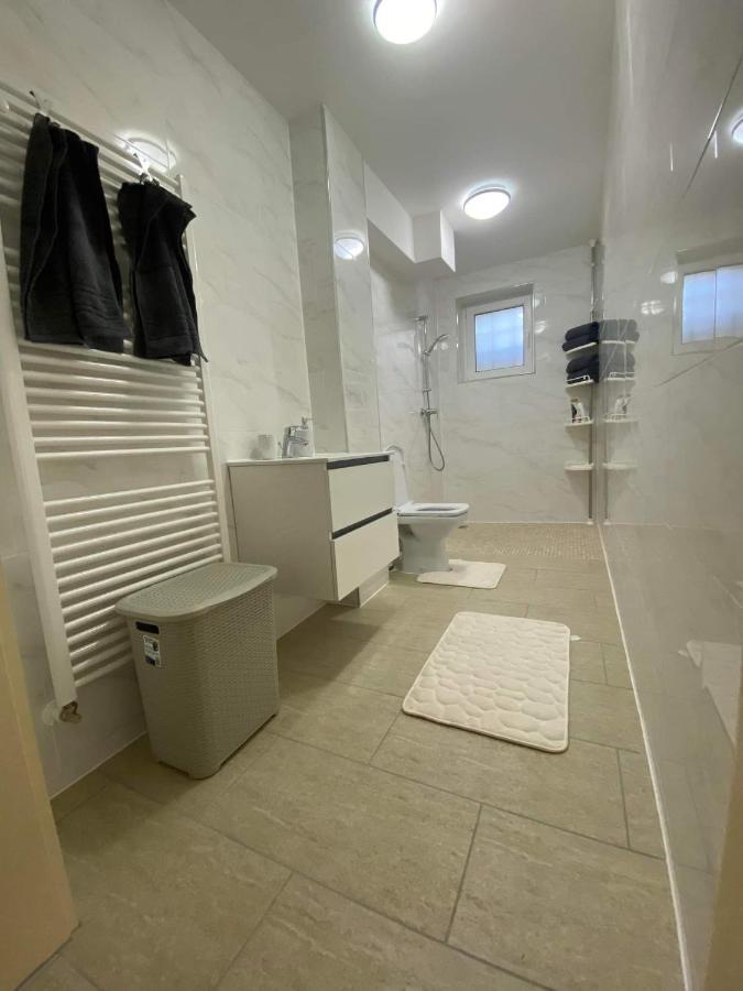 The Best Apartament Central Хунедоара Екстер'єр фото