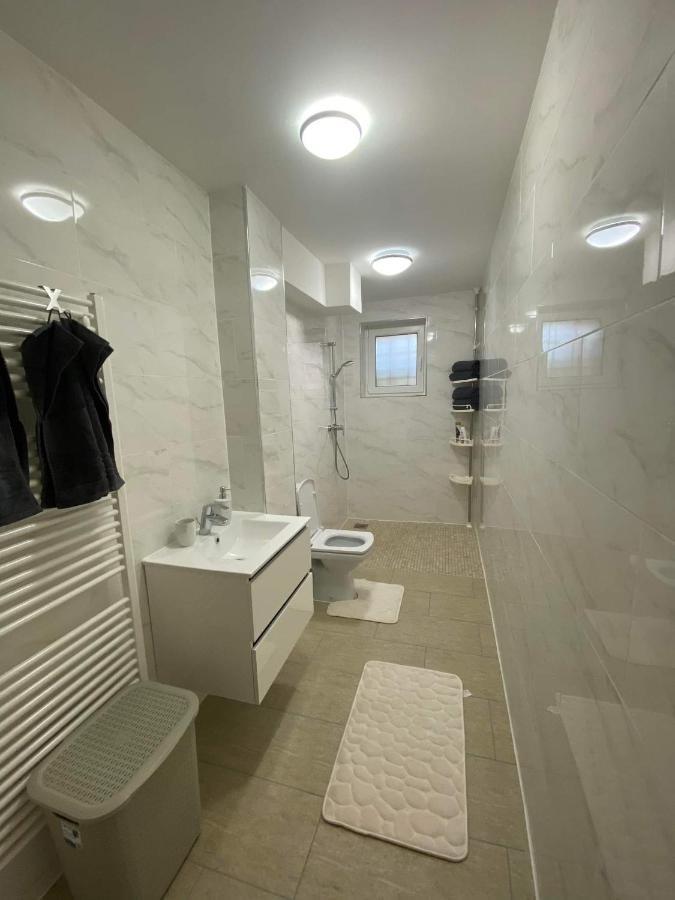 The Best Apartament Central Хунедоара Екстер'єр фото